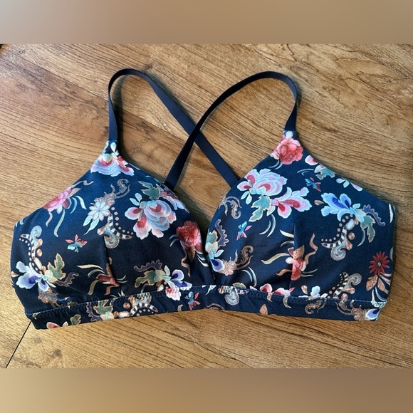 Athleta Other - Athleta Floral Print Sports Bra. Removable padding. Size medium.
